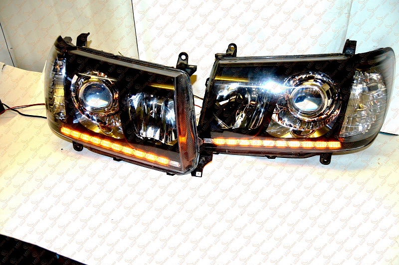Светодиодные фары Toyota Land Cruiser 100 06